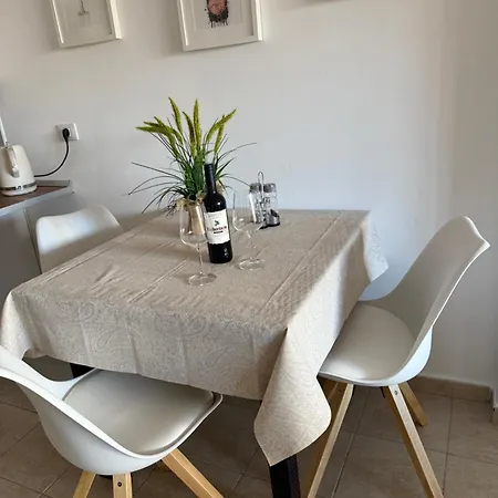 Esmeralda 15 * كاليتا ذي فوستي